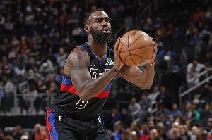 火力全开!活塞三节轰下101分 领先东部第一骑士18分进入末节!