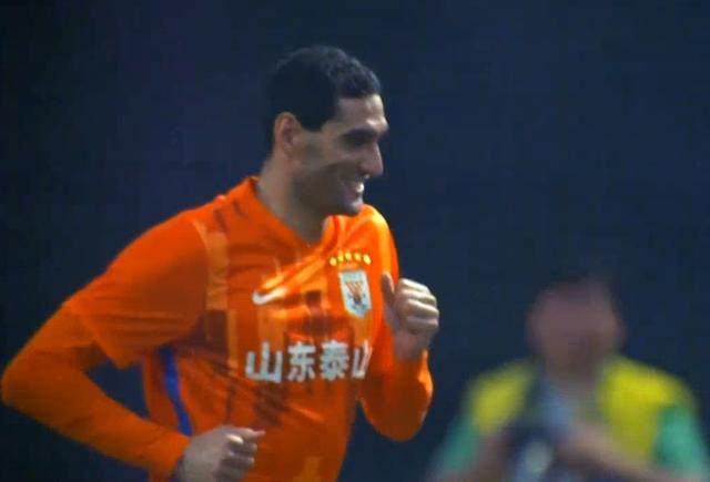 开云中国-泰山狂轰33脚只进1球 赢球还得靠空霸费莱尼